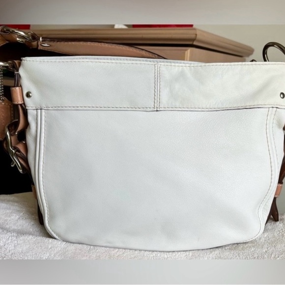 Coach ZOE White Leather Women's Bag - Picture 2 of 13